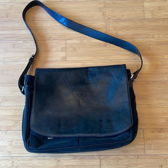 Brooks Brothers Leather/Canvas Messenger Bag Laptop Bag Black - Picture 3 of 17